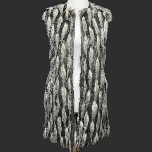 Miami Faux Fur Vest – Pretty! Pockets! - Picture 3 of 6